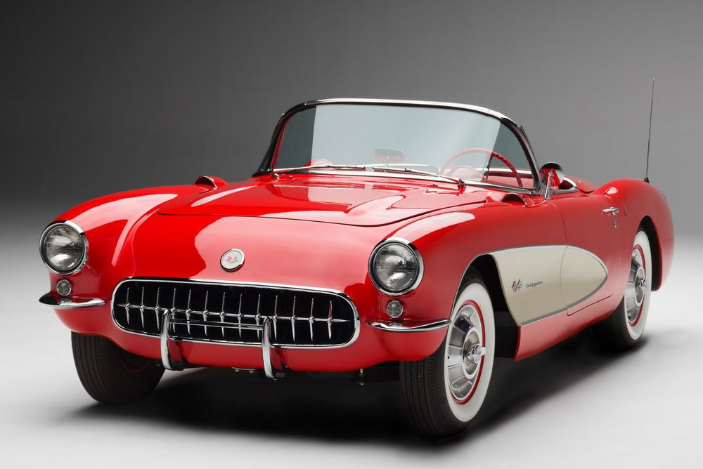 Prvi masovno proizvedeni automobil sa elektronskim sistemom za ubrizgavanje goriva bio je Chevrolet Corvette iz 1957. godine